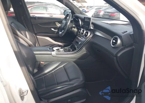 2017 Mercedes-Benz Glc 300 z USA, uszkodzony, nr VIN WDC0G4JB0HF126977